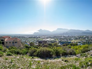 1400 m² Land available in Capri
