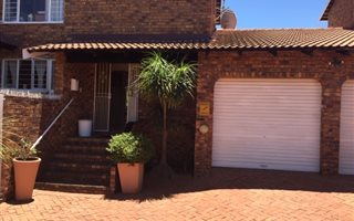 3 Bedroom Townhouse in Bryanston