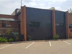 1250 m² Commercial space in Monavoni