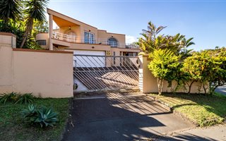 3 Bedroom House in Clare Estate