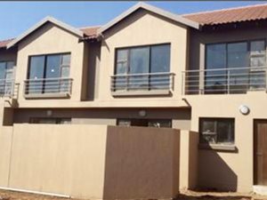 3 Bedroom Townhouse in Raslouw