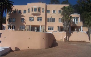 491 m² Commercial space in Houghton Estate