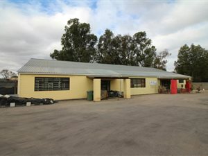 2110 m² Industrial space in Hopefield