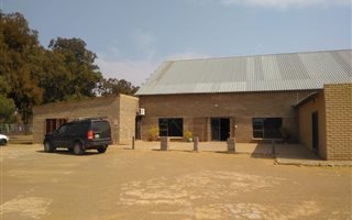 2000 m² Commercial space in Langenhoven Park