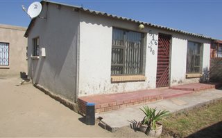 2 Bedroom House in Phiri