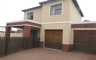 3 Bedroom House in Albertsdal