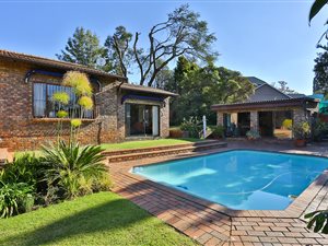 4 Bed House in Weltevreden Park