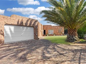 4 Bed House in Bergsig