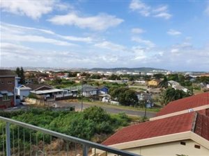 7 Bed House in Isipingo Rail