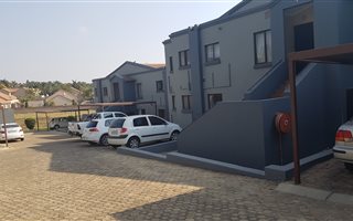 2 Bedroom Apartment in Randpark Ridge