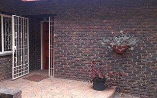 3 Bedroom House in Isandovale