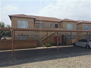 2 Bed Apartment in Heuwelsig Estate