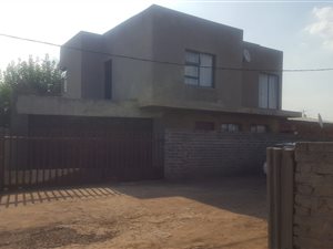 3 Bed House in Bophelong