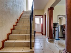 4 Bed Cluster in Van Riebeeck Park