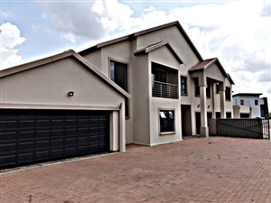 10 Bed House in Zambezi Country Estate