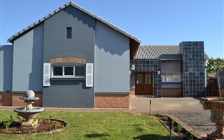 3 Bedroom House in Midstream Ridge Estate