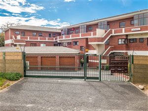 1 Bed Apartment in Claremont