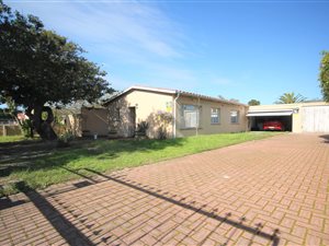 3 Bed House in Sanddrift