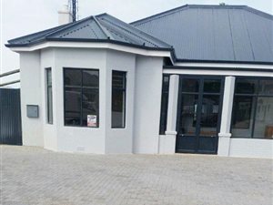 300 m² Office Space in George Central