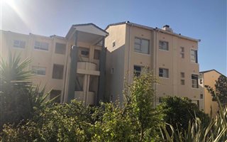 2 Bedroom Apartment in Greenways Golf Estate