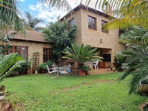 5 Bed Townhouse in Wierda Glen
