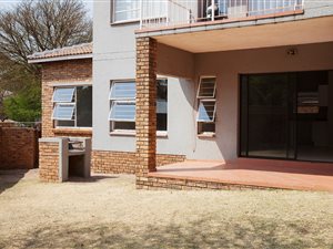 3 Bed Apartment in Grobler Park