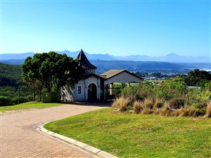 801 m² Land available in Baron View