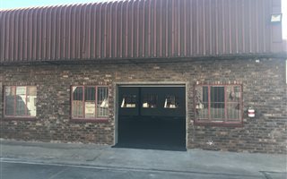 196 m² Industrial space in Hennopspark