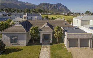 3 Bedroom House in Fernkloof