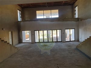 6 Bed House in Heuningklip