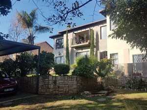 4 Bed House in Noordheuwel