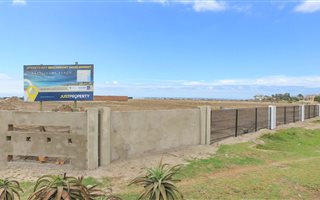 511 m² Land available in Kabeljous