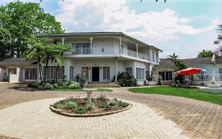 14 Bed, Bed and Breakfast in White River