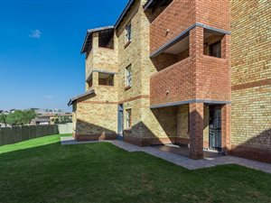 2 Bed Apartment in Carlswald Estate