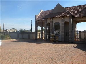 555 m² Land available in Doringkruin