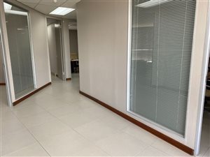 550 m² Office Space in Route 21 Business Park