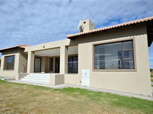 3 Bed House in Hansmoeskraal