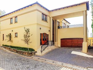 4 Bed Cluster in Bryanston East