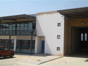 875 m² Retail Space in North Riding