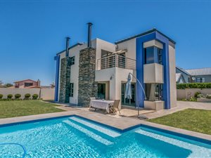 4 Bed House in Amberfield Manor