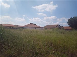 300 m² Land available in Unitas Park