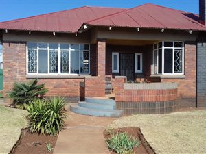 3 Bed House in Selection Park