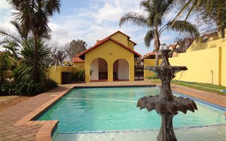 2 Bedroom Apartment in Sundowner
