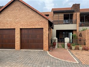 2 Bed Simplex in Newlands