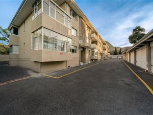 1 Bed Apartment in Rosebank