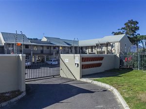 2 Bed Apartment in Klein Welgevonden