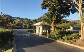 2 Bedroom Townhouse in Noordhoek