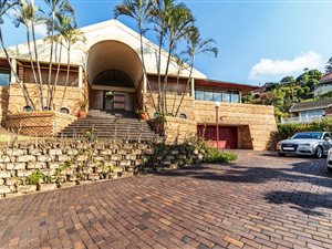 5 Bed House in Lotusville