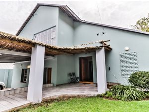 4 Bed House in Kensington