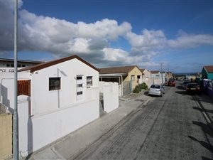 2 Bed House in Strandfontein